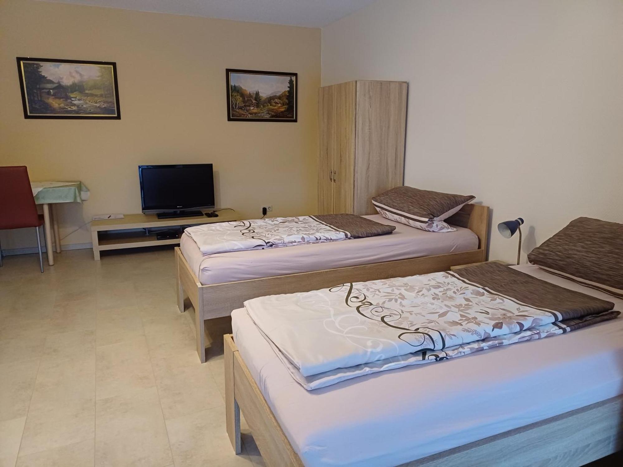 Thueringer Zimmer 줄 외부 사진